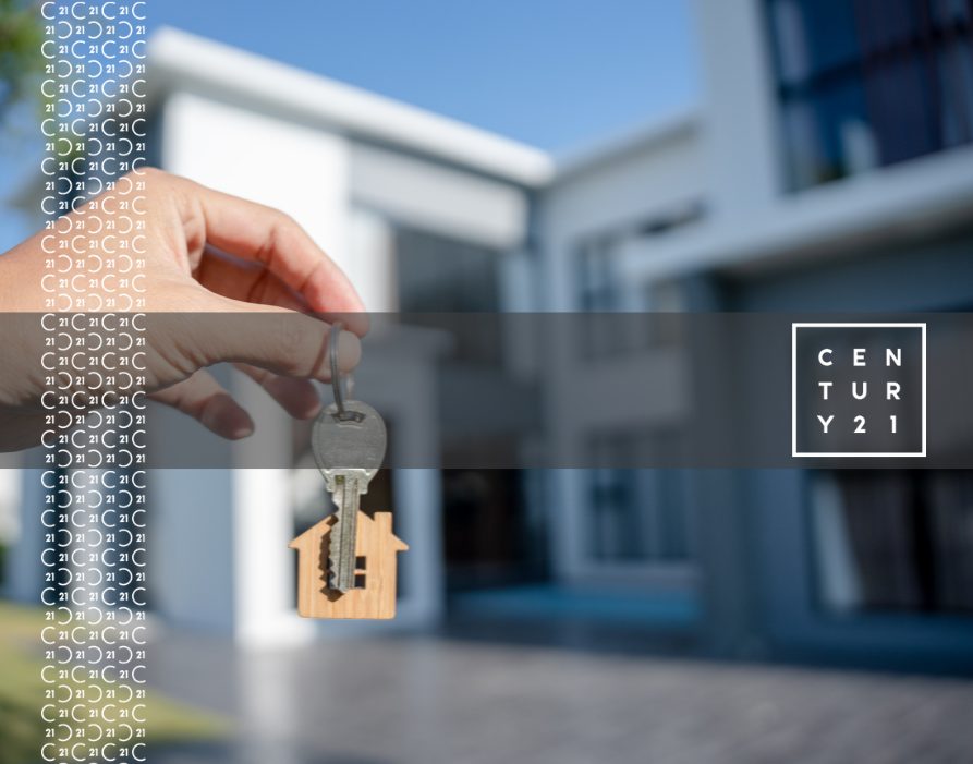 Selling-Home-Landlord-and-New-Home.-the-House-Key-for-Unlocking-1 (4)